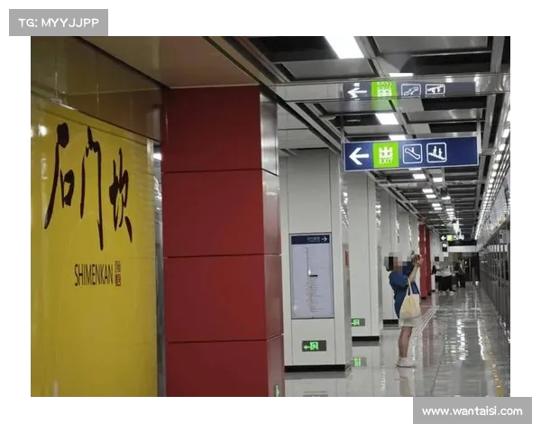 老人地铁袭扰事件升级!邻居揭露其不简单身份,评论区沸腾(老人地铁口摔倒致死) 老人地铁袭扰事件升级!邻居揭露其不简单身份,评论区沸腾(老人地铁口摔倒致死)